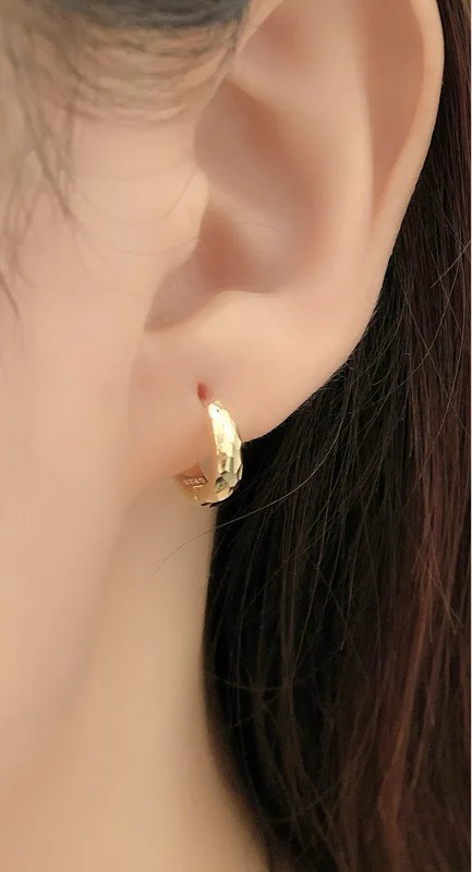 Faceted Huggie Hoop Earrings - Gold