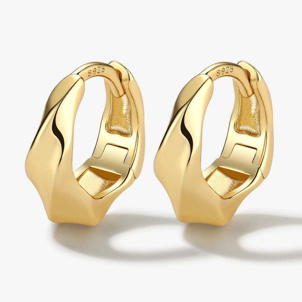 Mercer Huggie Hoop Earrings - Gold